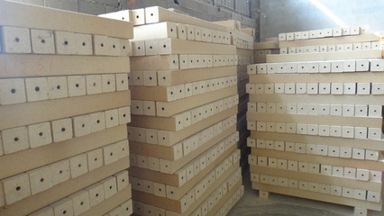 免熏蒸木屑脚墩与刨花板条 寿光富士木业常年热销，打造坚固环保托盘方案